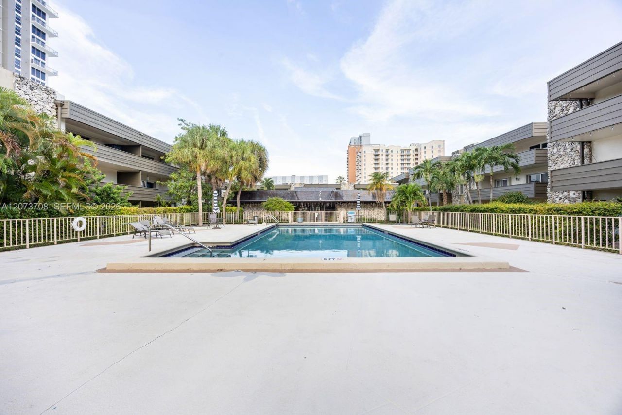 8335 SW 72nd Ave, Unit 205D, Miami, FL 33143 Photo