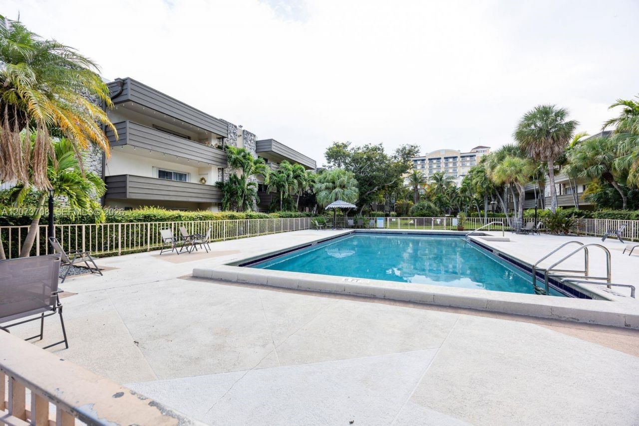 8335 SW 72nd Ave, Unit 205D, Miami, FL 33143 Photo