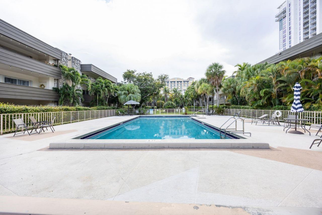 8335 SW 72nd Ave, Unit 205D, Miami, FL 33143 Photo