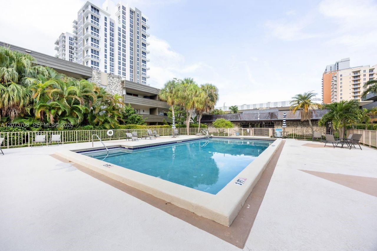 8335 SW 72nd Ave, Unit 205D, Miami, FL 33143 Photo