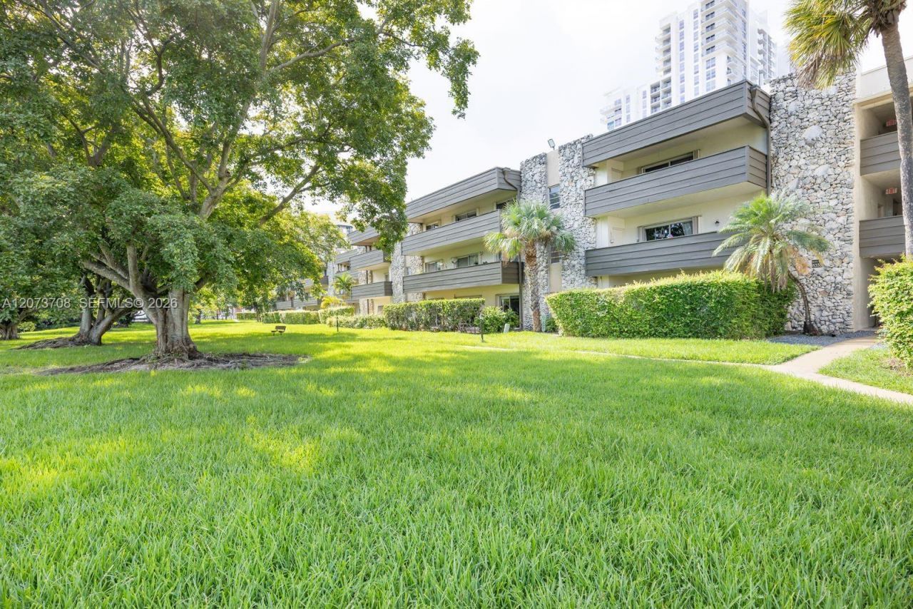 8335 SW 72nd Ave, Unit 205D, Miami, FL 33143 Photo