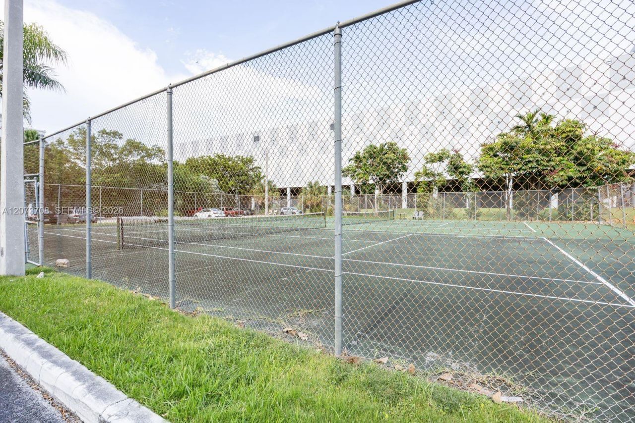 8335 SW 72nd Ave, Unit 205D, Miami, FL 33143 Photo