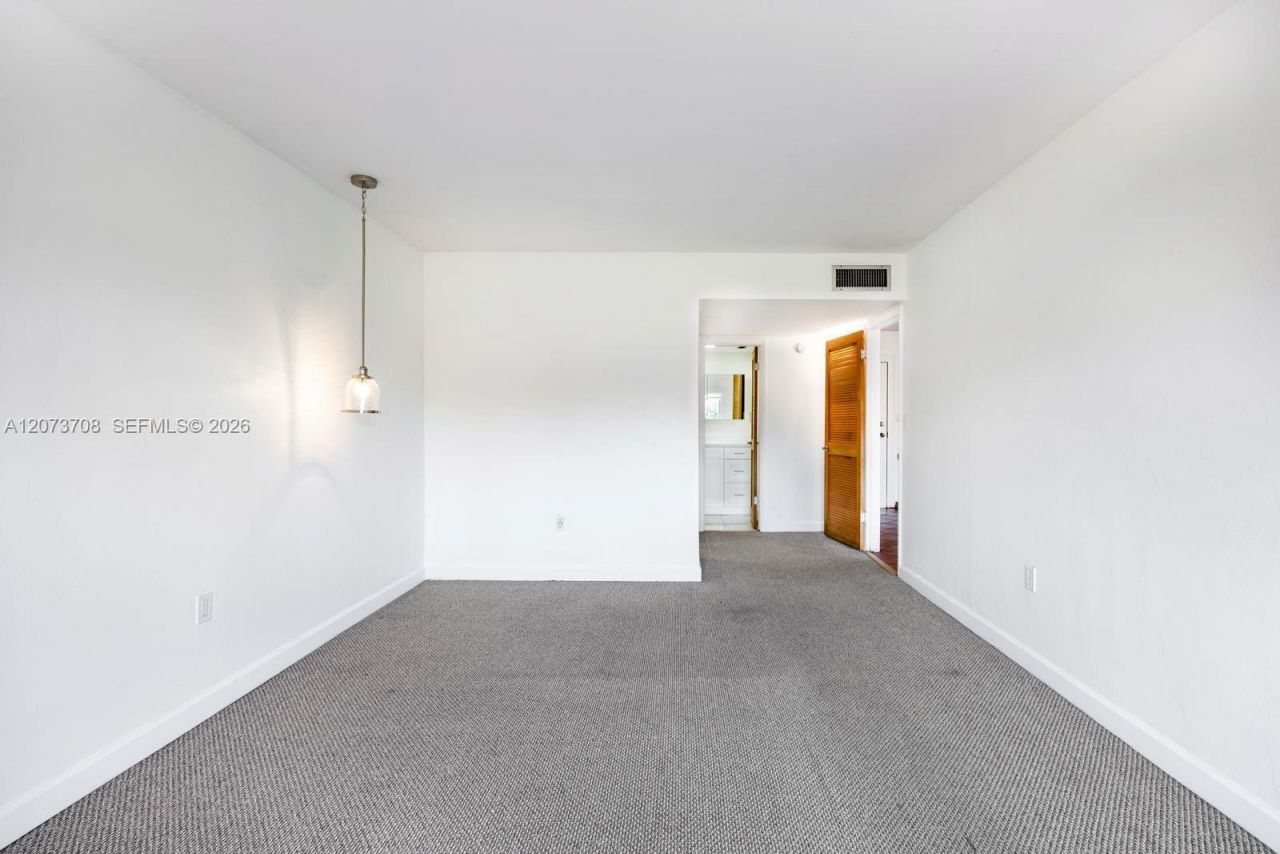 8335 SW 72nd Ave, Unit 205D, Miami, FL 33143 Photo