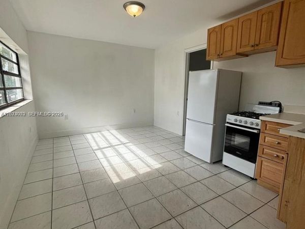 1660 SW 24th Ave , Miami, FL 33145