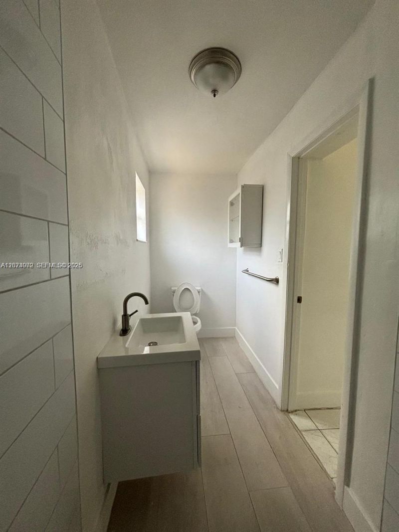 1660 SW 24th Ave , Miami, FL 33145 Photo