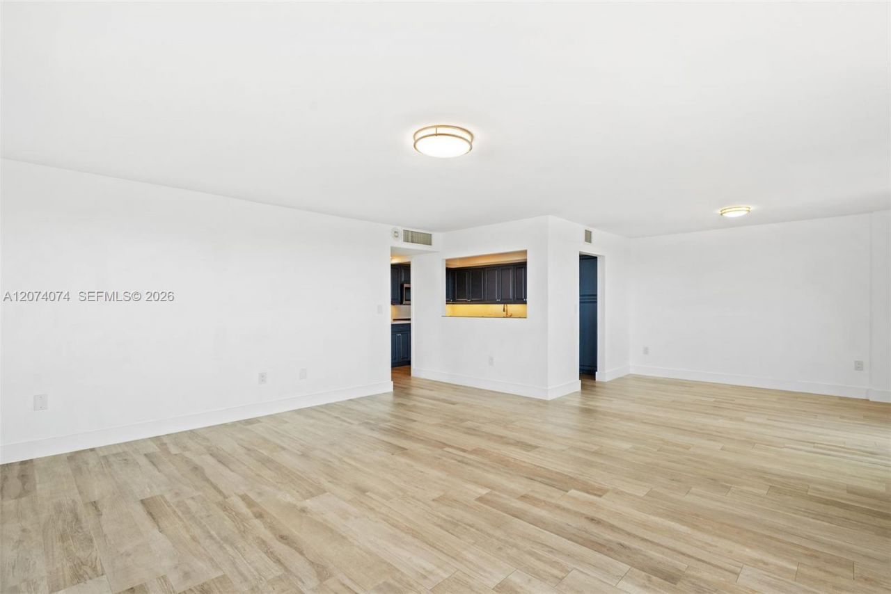 600 Biltmore Way , Unit 1214, Coral Gables, FL 33134 Photo