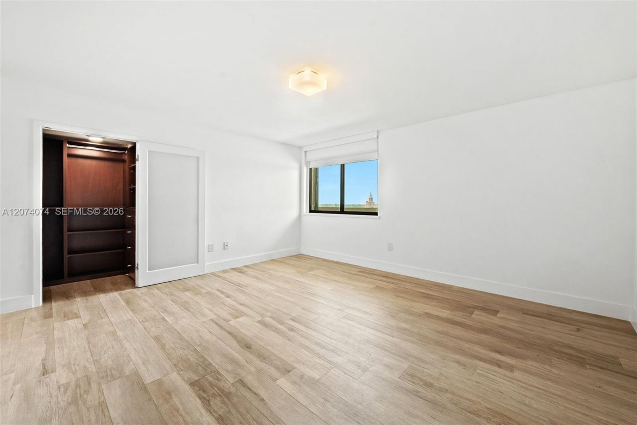 600 Biltmore Way , Unit 1214, Coral Gables, FL 33134 Photo