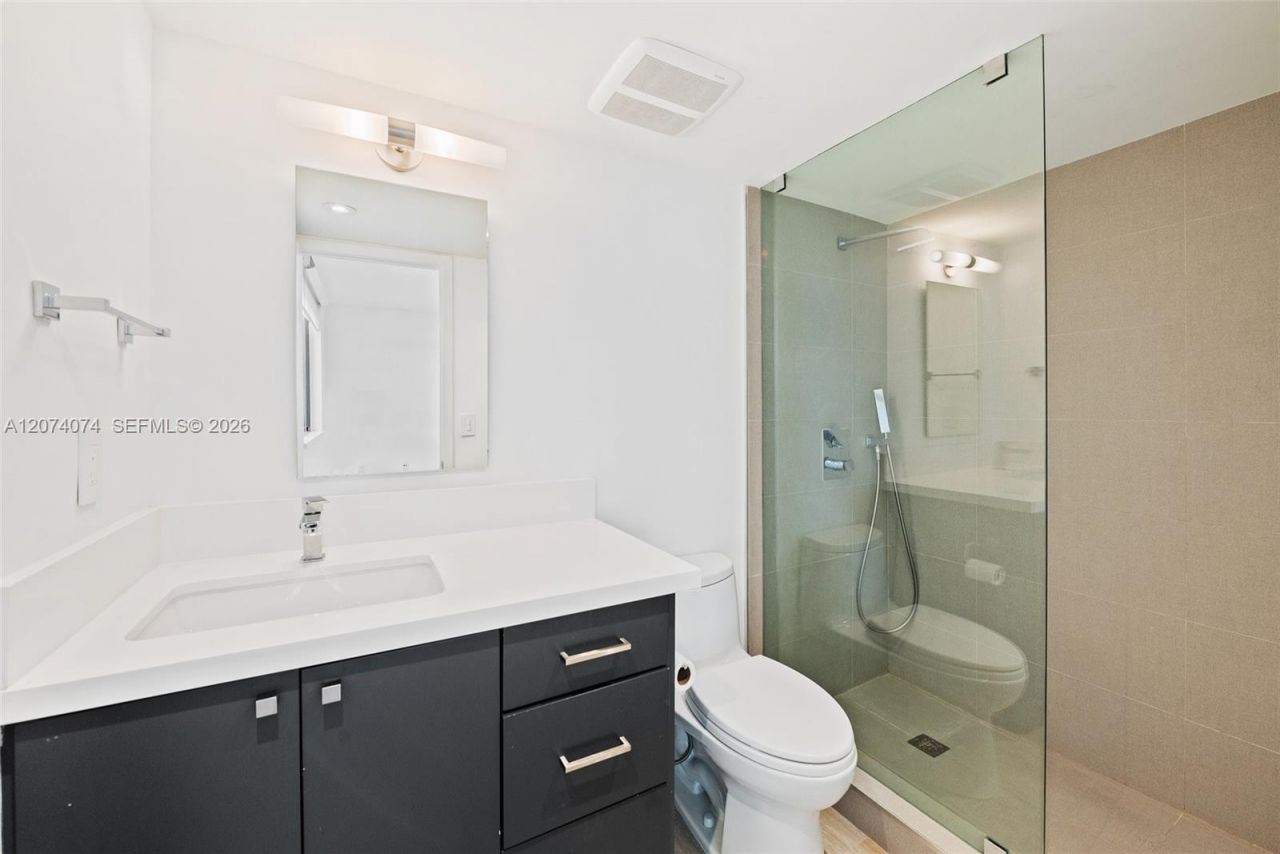 600 Biltmore Way , Unit 1214, Coral Gables, FL 33134 Photo
