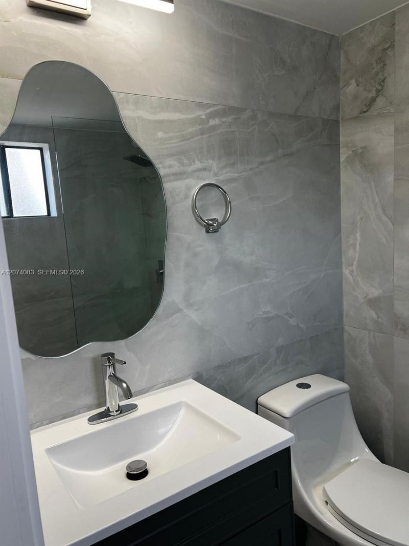 5560 W 21st Ct , Unit 108, Hialeah, FL 33016 Photo