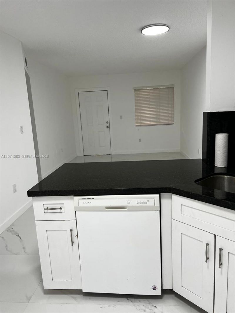5560 W 21st Ct , Unit 108, Hialeah, FL 33016 Photo