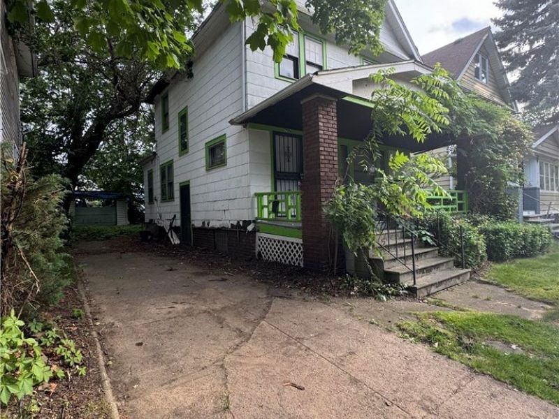 12700 Maple Avenue, Cleveland, OH 44108 Photo 2