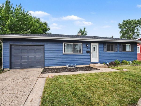 5015 Bloomfield Place, South Bend, IN 46619