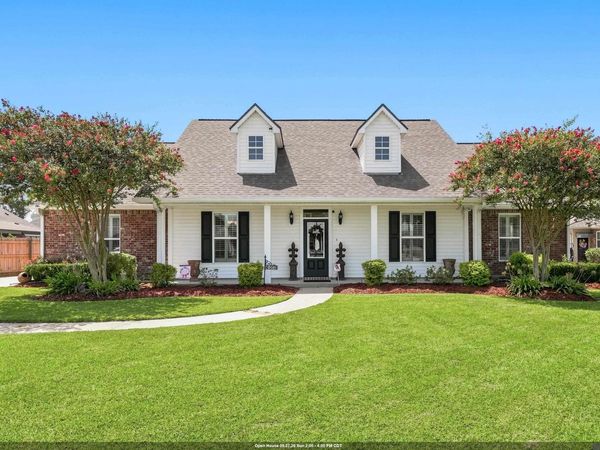 12031 Coueron Dr, St Amant, LA 70774