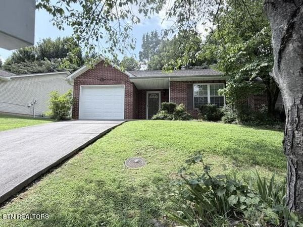 943 Spring Park Rd, Knoxville, TN 37914