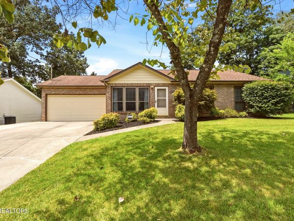1409 Waynesboro Lane, Knoxville, TN 37923