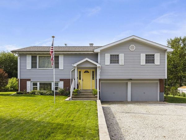 212 W Woodlawn Road, New Lenox, IL 60451