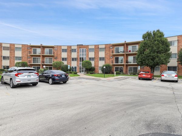 9724 S Karlov Avenue , Unit 207, Oak Lawn, IL 60453