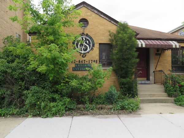 6027 W Addison Street , Chicago, IL 60634