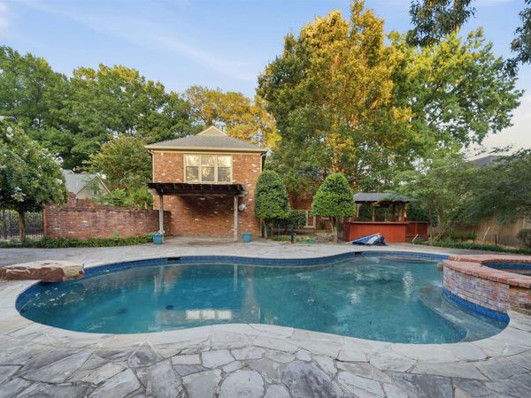 2249 KIRBY PKY, Memphis, TN 38119