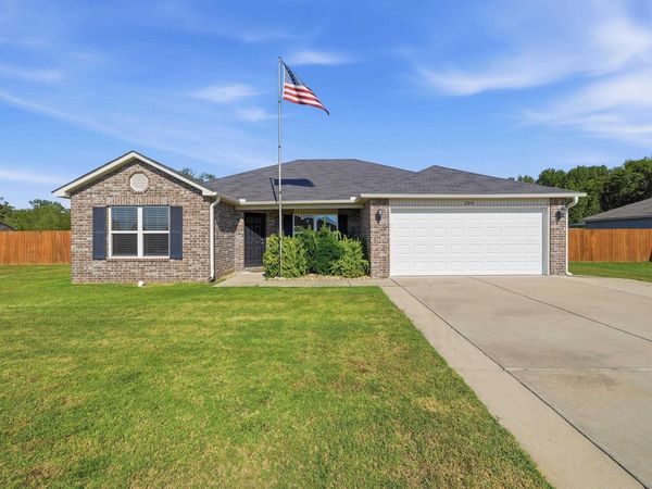200 Hemlock Drive , Conway, AR 72032