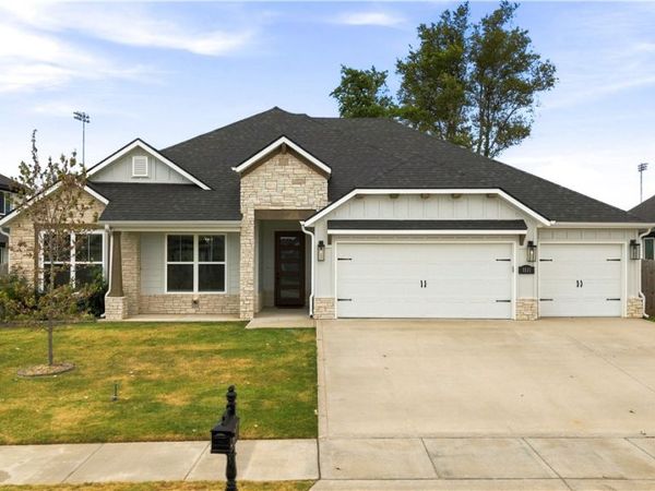 1111 Red Maple Street , Centerton, AR 72719