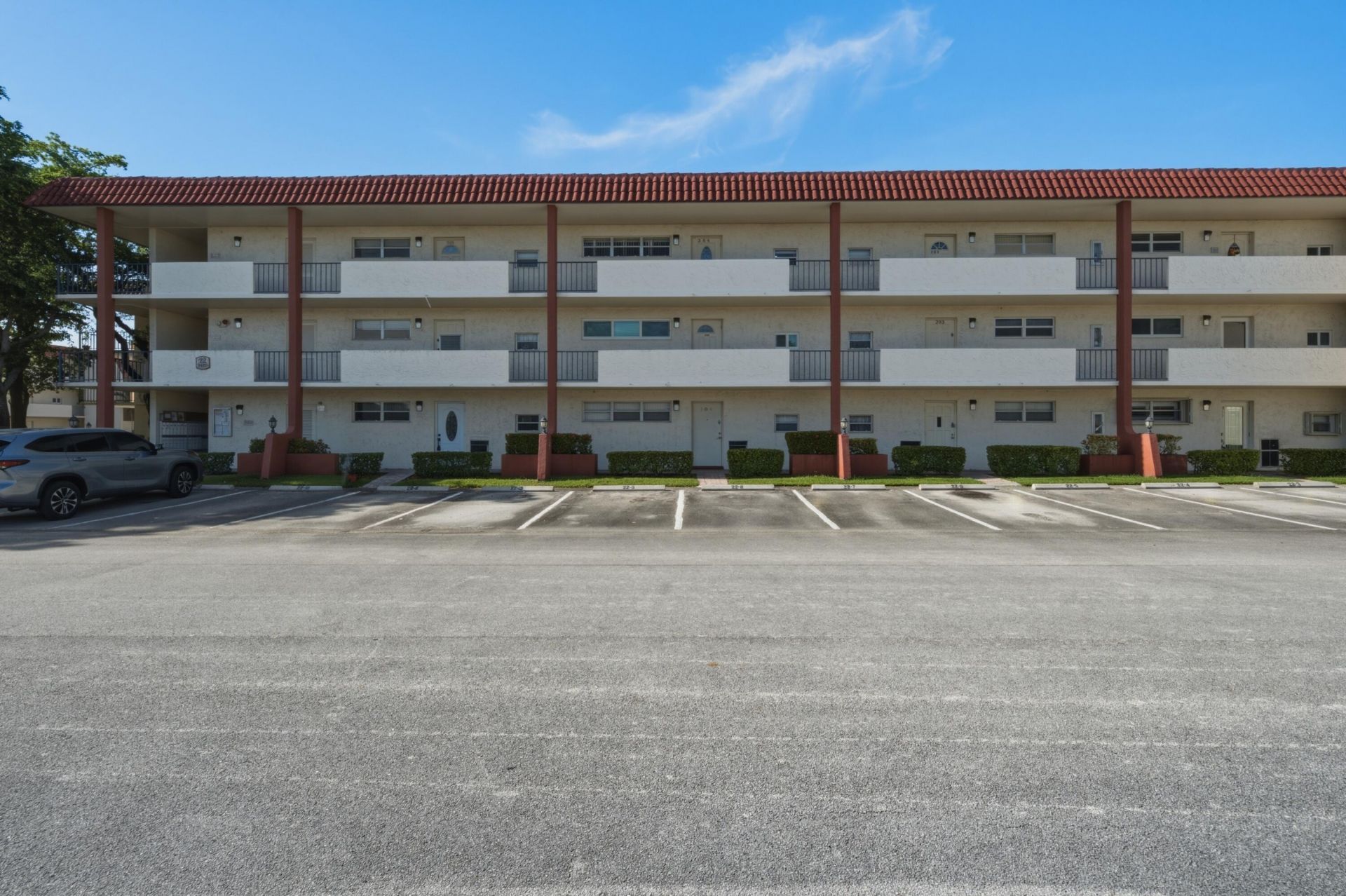 9420 S Hollybrook Lake Drive, Unit 304, Pembroke Pines, FL 33025 Photo