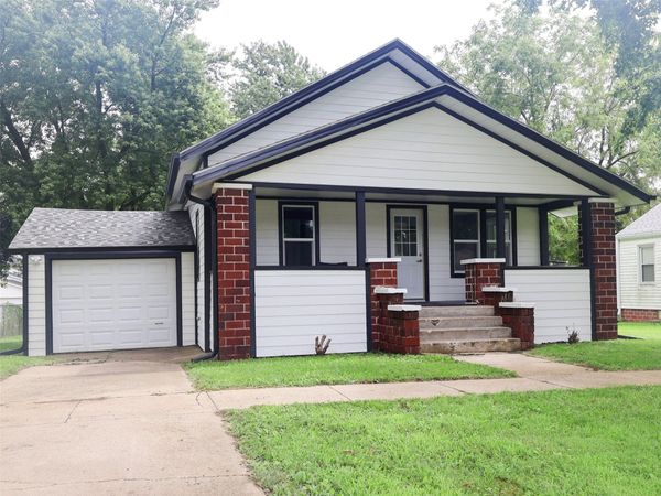 319 N Main Street , Stuart, IA 50250