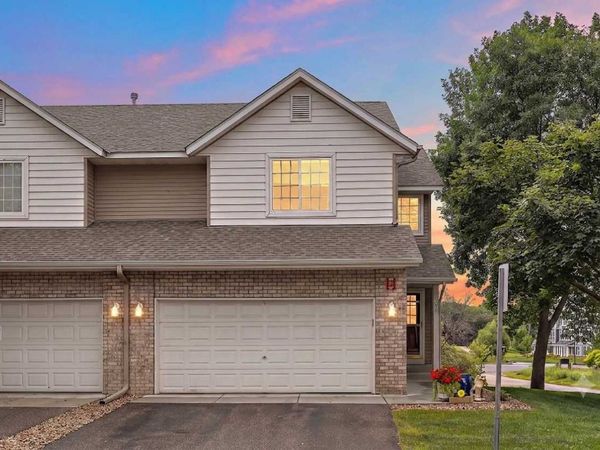 497 Pleasant Lane, Chaska, MN 55318