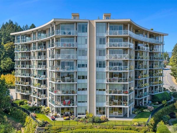 5388 Hill Rise Terr, Unit #103, Saanich, BC V8Y 3K3
