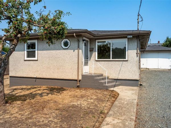 740 Begbie St , Nanaimo, BC V9S 1N8