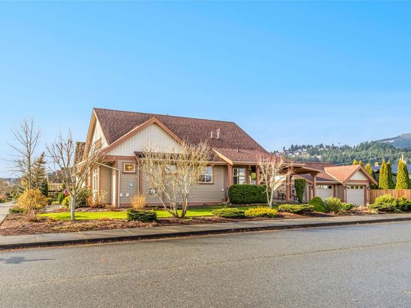 421 Poets Trail Dr , Nanaimo, BC V9R 7B1
