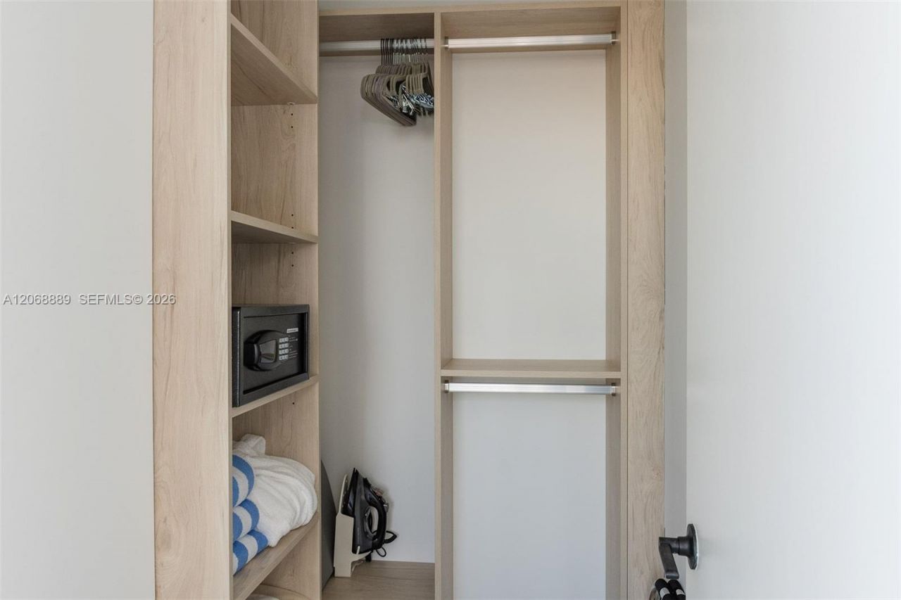 225 N Miami Ave , Unit 1702, Miami, FL 33128 Photo