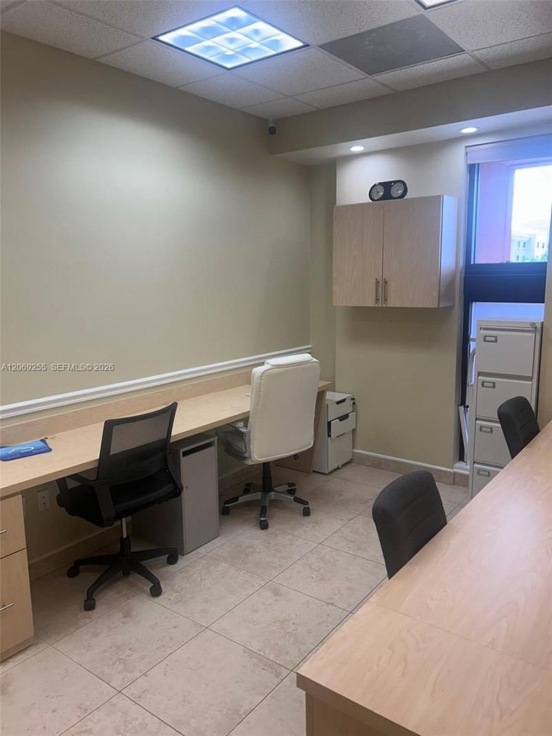 925 NE 30th Ter, Unit 300, Homestead, FL 33033 Photo