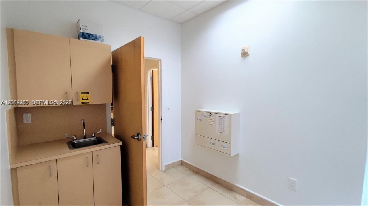925 NE 30th Ter , Unit 300, Homestead, FL 33033 Photo