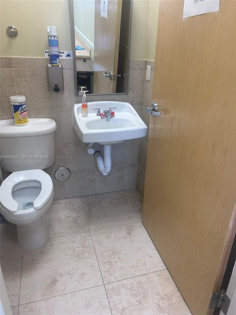 925 NE 30th Ter, Unit 300, Homestead, FL 33033 Photo