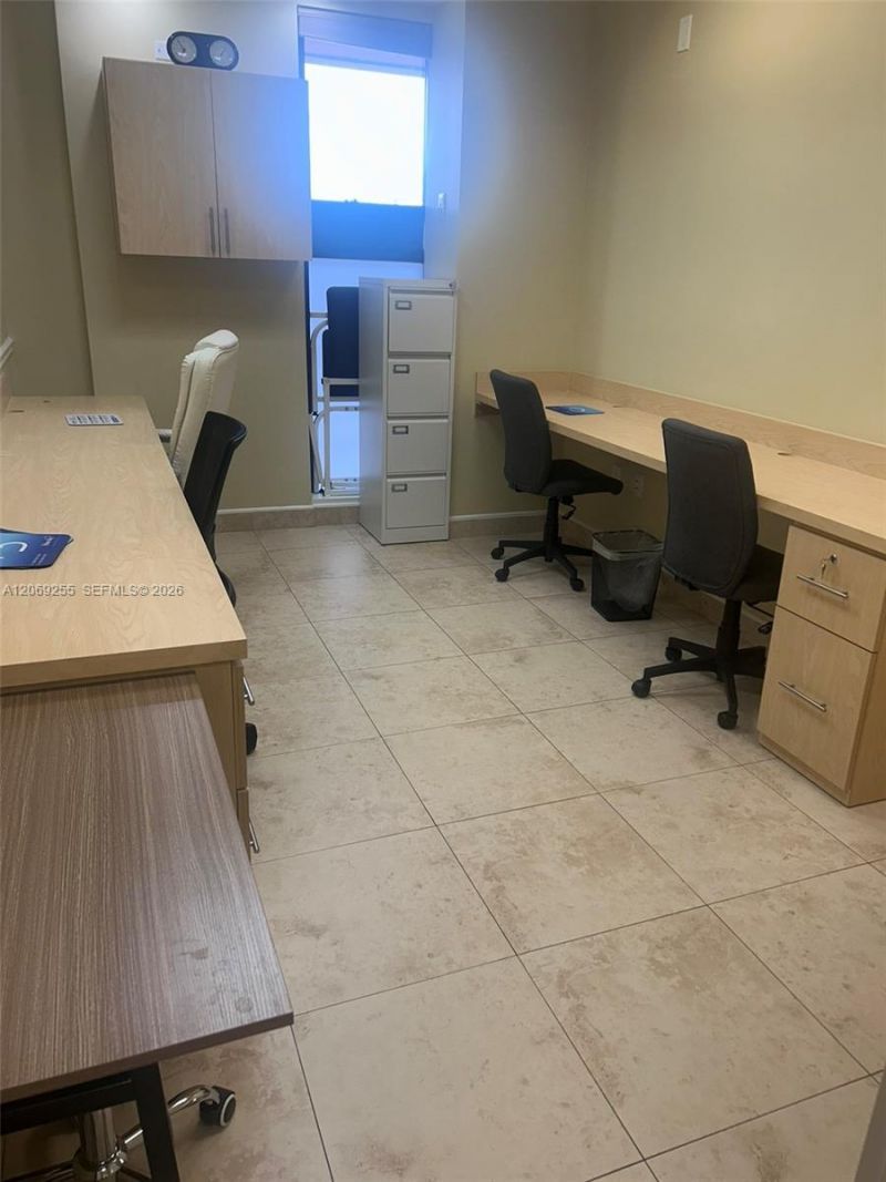 925 NE 30th Ter, Unit 300, Homestead, FL 33033 Photo