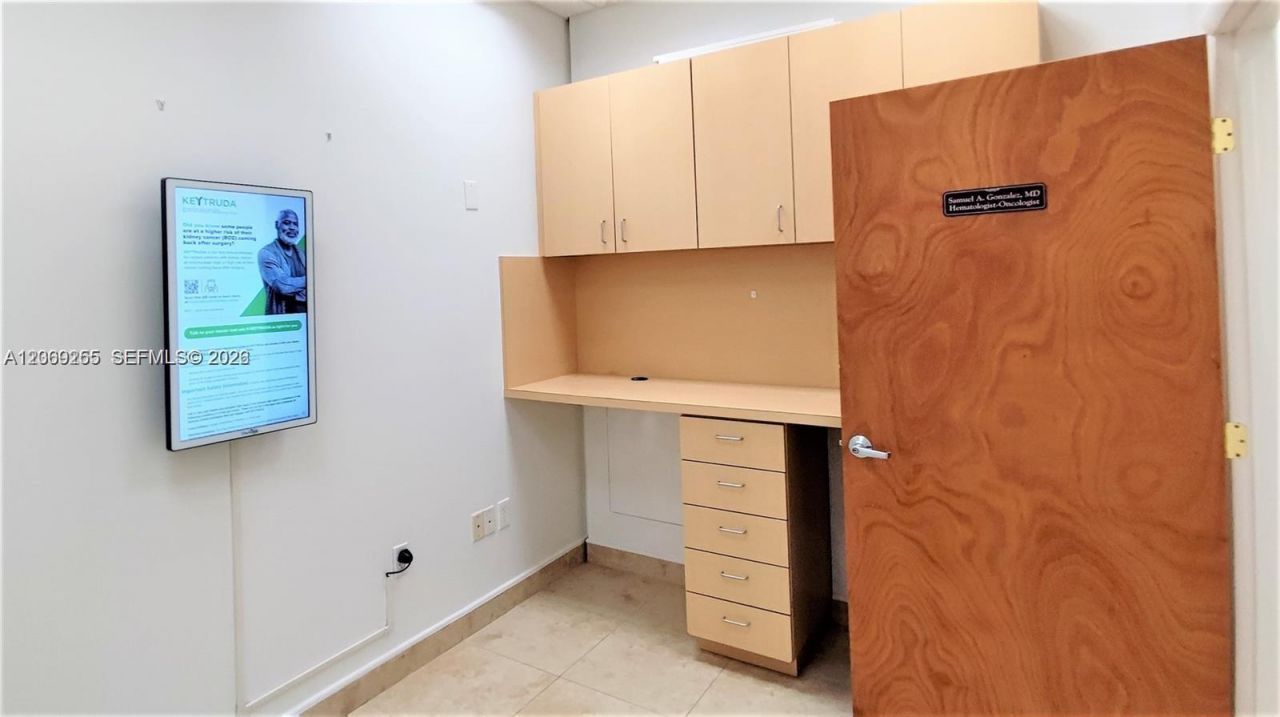 925 NE 30th Ter , Unit 300, Homestead, FL 33033 Photo