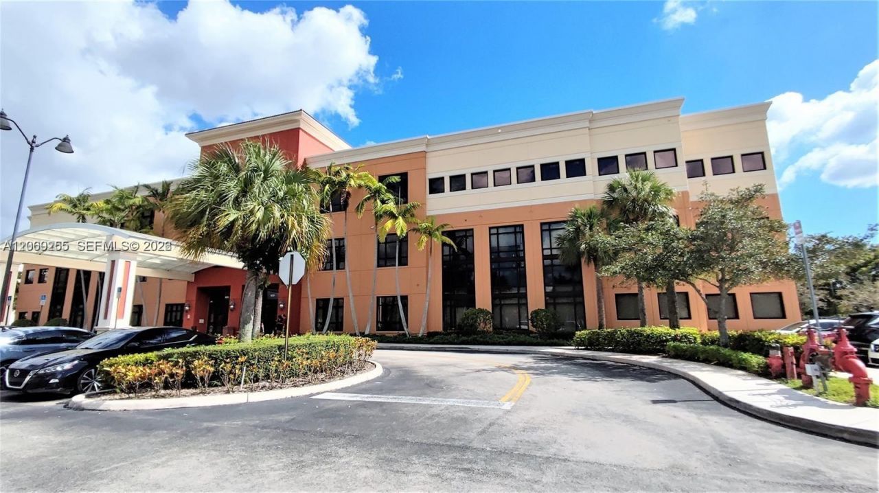 925 NE 30th Ter , Unit 300, Homestead, FL 33033 Photo