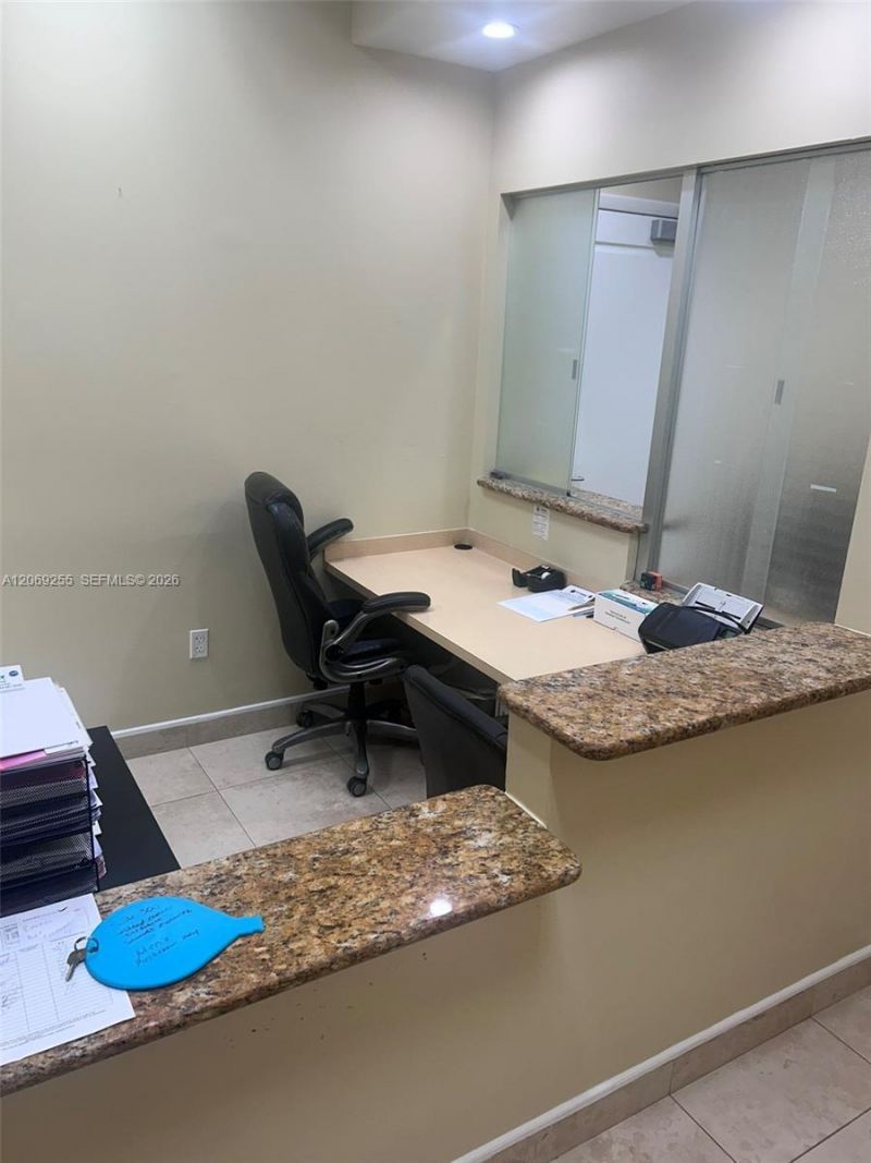 925 NE 30th Ter, Unit 300, Homestead, FL 33033 Photo