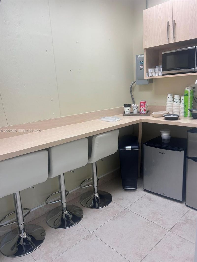 925 NE 30th Ter, Unit 300, Homestead, FL 33033 Photo