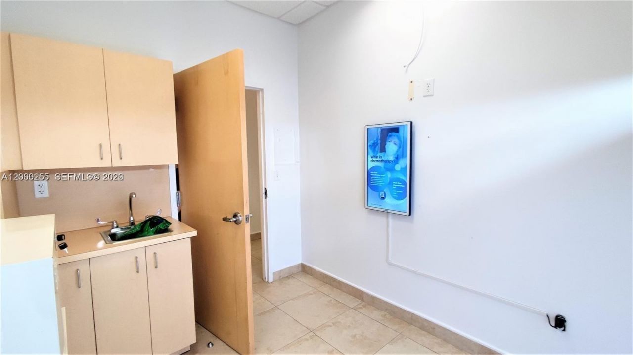 925 NE 30th Ter , Unit 300, Homestead, FL 33033 Photo