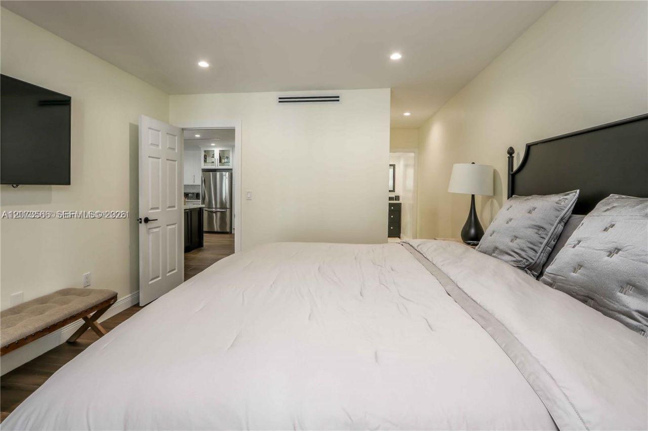 16509 Fox Den Ct , Miami Lakes, FL 33014 Photo