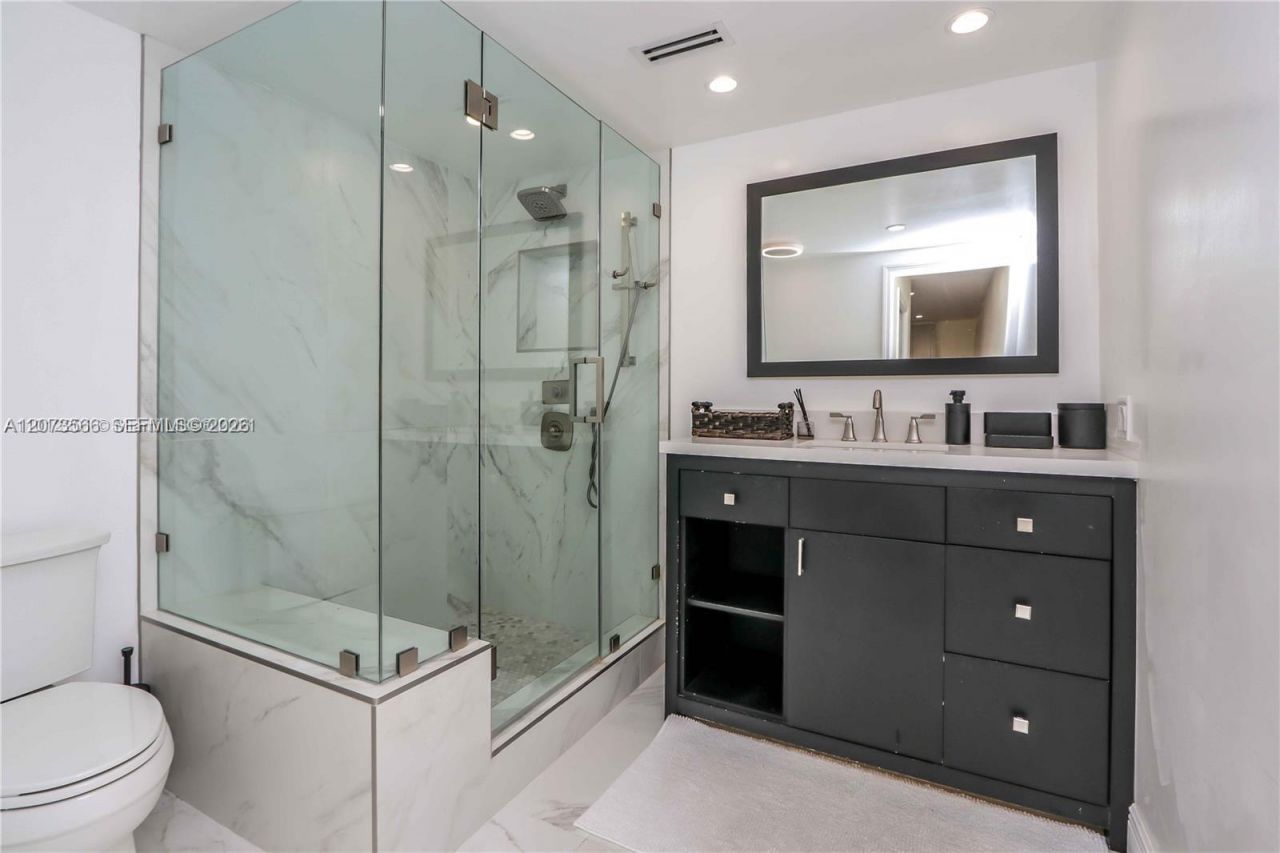 16509 Fox Den Ct , Miami Lakes, FL 33014 Photo