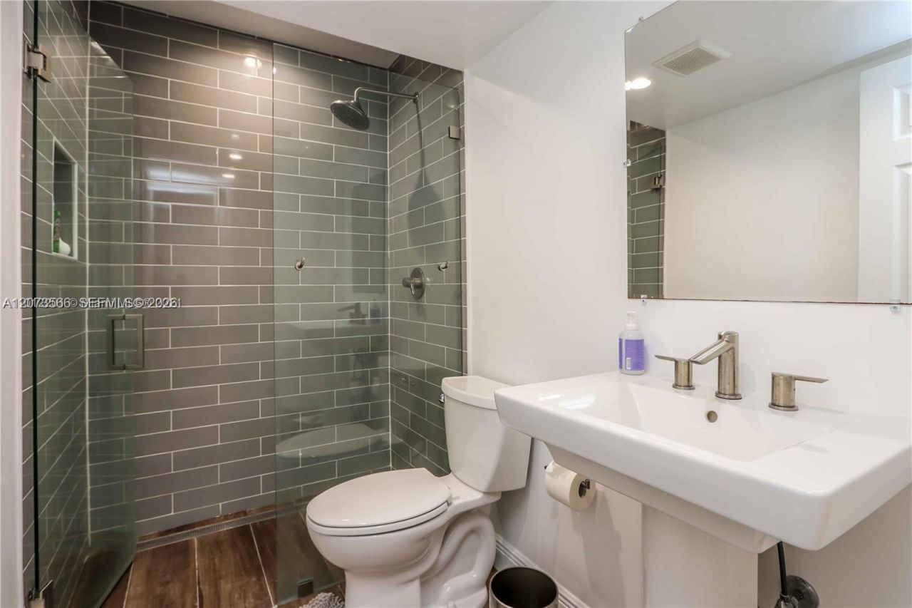16509 Fox Den Ct , Miami Lakes, FL 33014 Photo