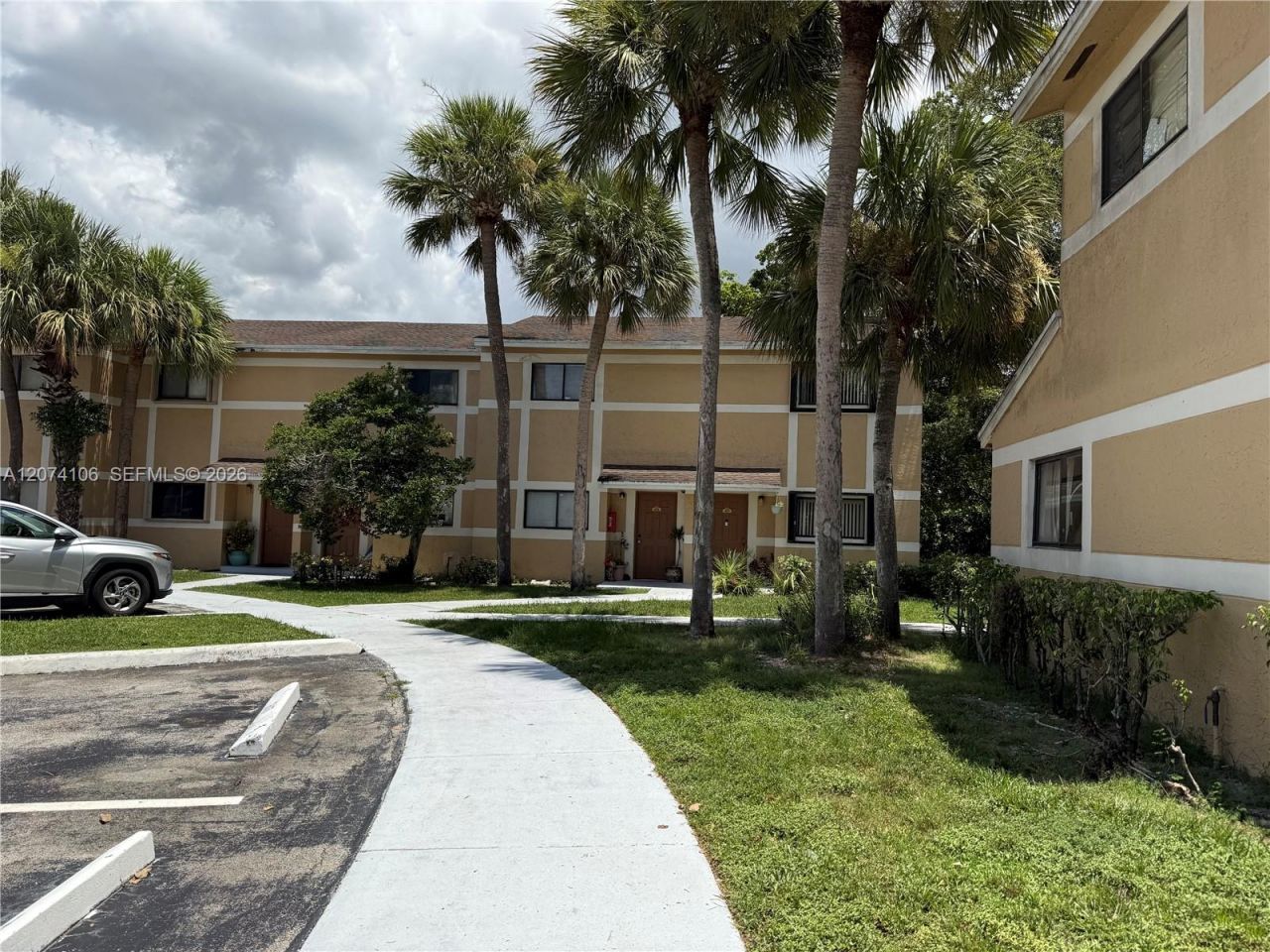 9454 S Palm Cir S , Unit 9454, Pembroke Pines, FL 33025 Photo