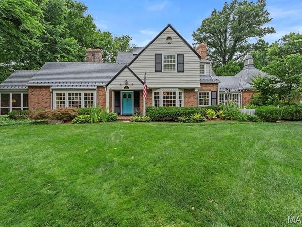 17 Devon Road , St Louis, MO 63122