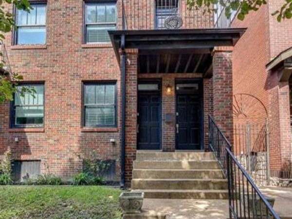 3321 DeMenil Place, St Louis, MO 63118