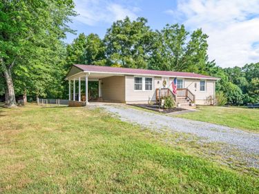 7949 Blue Ridge Road, Hurt, VA 24563
