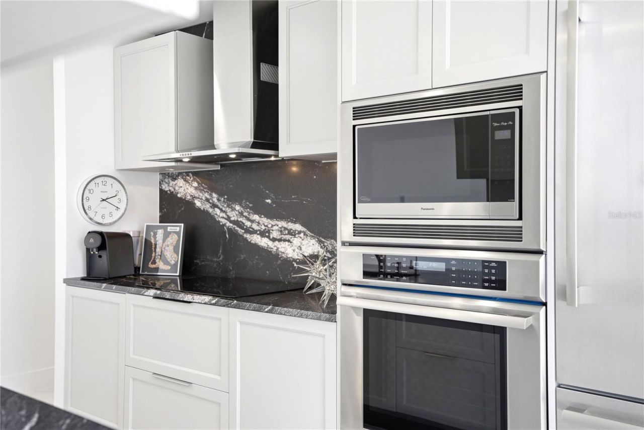 175 1st Street S, Unit 1008, Saint Petersburg, FL 33701 Photo