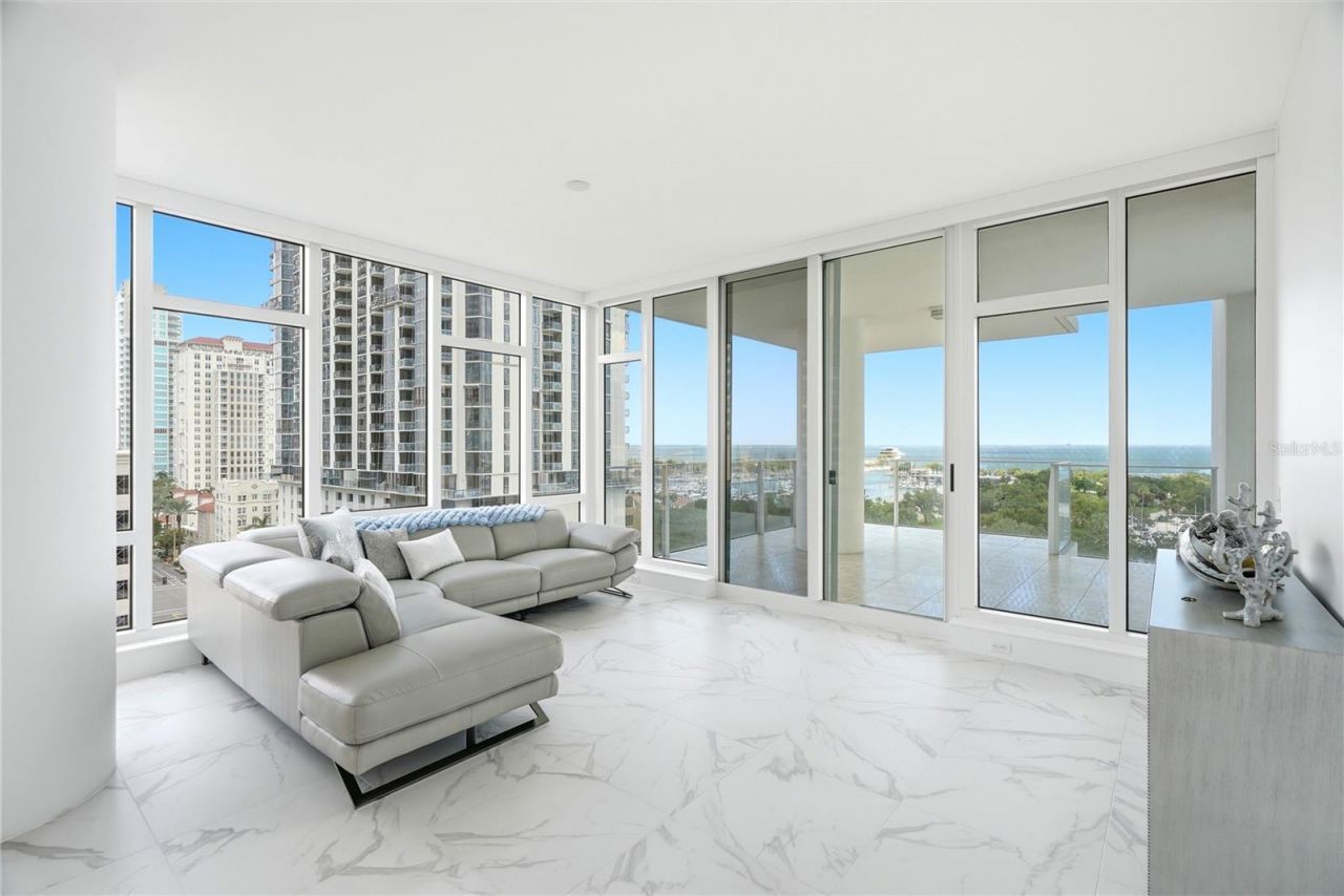 175 1st Street S, Unit 1008, Saint Petersburg, FL 33701 Photo